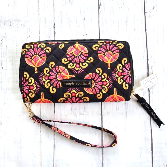 Simply Southern Handbags - Simply Southern Quilted Wristlet Wallet Black Blossom Pink Pattern Zip Around